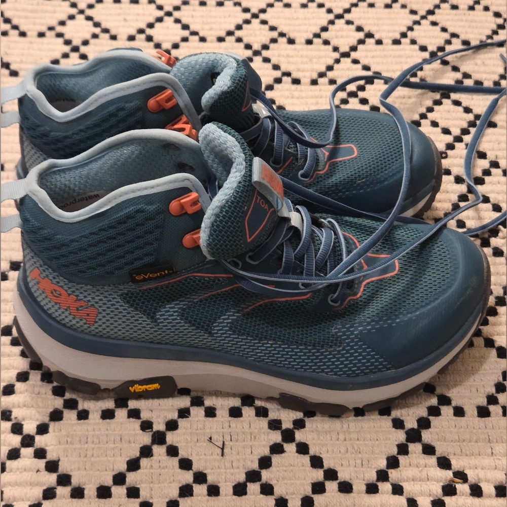 Hoka Teal Ankle Boots with Coral Highlights